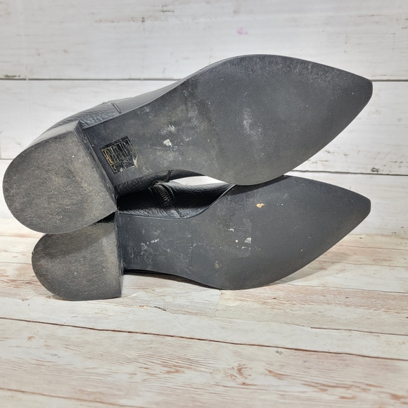 Everlane Boss boot in black pebbled leather - Picture 3 of 10